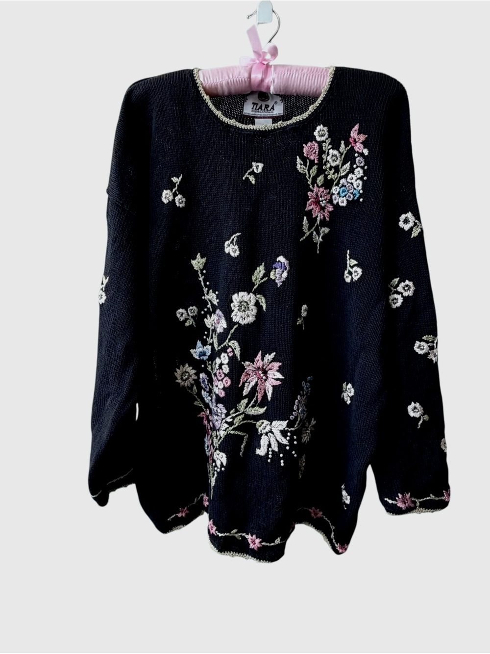 Tiara Vintage Black Floral Embroidered Crewneck Pullover Sweater